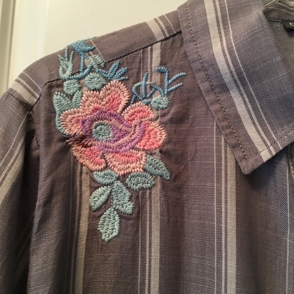 Chelsea & Theodore Tops - Chelsea & Theodore oversized shirt NWT!